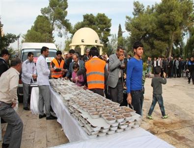 Kimse Yok Mu Derneğinden Aşure İkramı