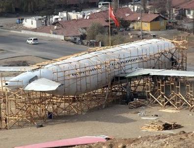 Havaalanı olmayan kente uçak geldi!