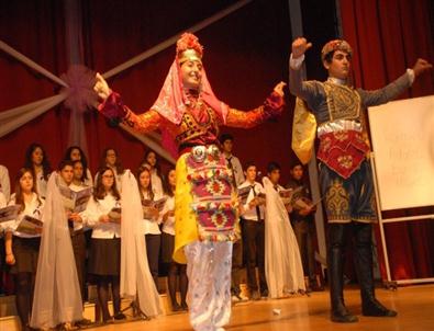 Fethiye'de Öğretmenler Günü'ne Coşkulu Kutlama