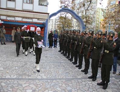 Kazada Ölen Uzman Çavuş Toprağa Verildi