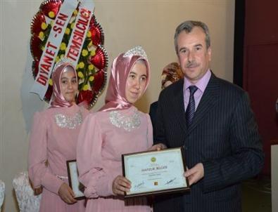 Alaşehir’de Hafızlar Belgelerini Aldı