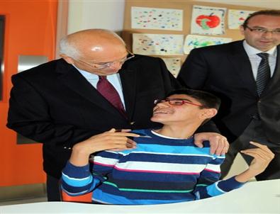 Başkan Yaşar Engelli Öğrencilerle Buluştu
