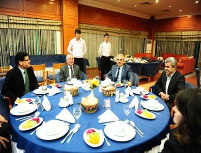 Üniversitede Sosyal Sorumluluk Proje Tanıtım Yemeği