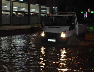 Eskişehir’de Sağanak Yağış Sürücülere Zor Anlar Yaşattı