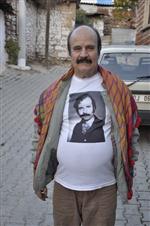 SIYAH BEYAZ - Gençlik Fotoğrafını Tişörtünde Taşıyor