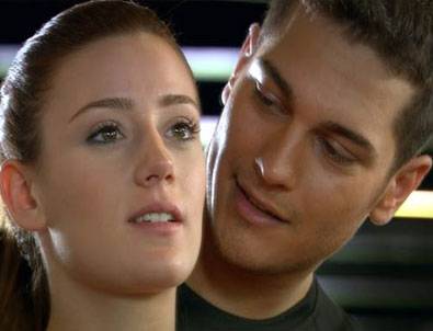 Gizem Karaca'dan Çağatay Ulusoy açıklaması