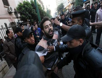 Mısır’da Gösteri Yasasını Protesto Eden Göstericilere Müdahale