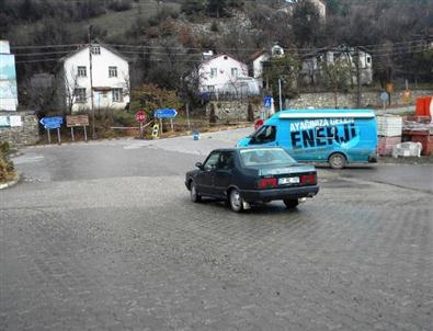 Azdavay-kastamonu Karayolu Trafiğe Kapandı