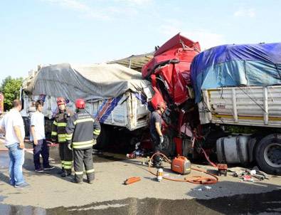 TEM'de zincirleme kaza! Trafik felç