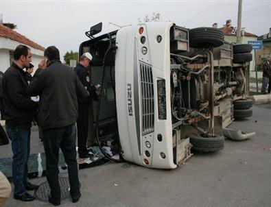 Denizli'de Öğrenci Servisi Kaza Yaptı Açıklaması