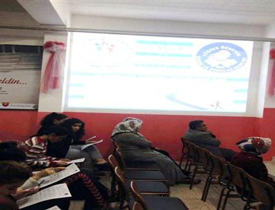 Şaphane’de Yurt-kur Öğrencilerine Liderlik, Kişisel Gelişim Semineri Verildi