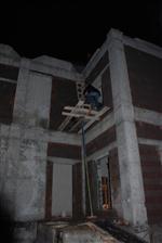 Emeğinin Karşılığını Alamadığını Öne Süren Genç Çalıştığı Caminin Kubbesine Çıkıp İntihar Girişiminde Bulundu