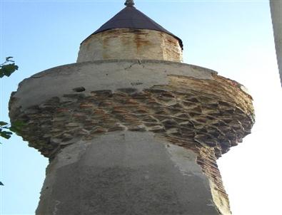 15.yüzyıl'dan Kalan Minare'nin Betonları Döküldü