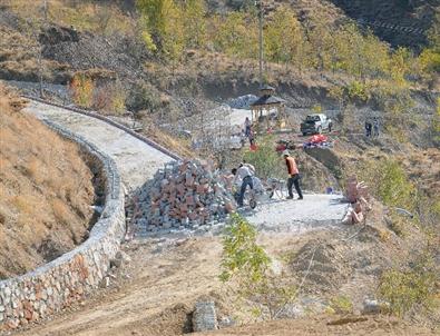 Çelikhan Kaymakamından İşçilere Ziyafet