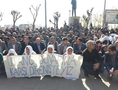 Suriye’de Yaşanan Olaylar ve Sınırda Örülen Duvar Protesto Edildi