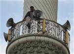 YAŞAR İSMAİL GEDÜZ - Belediye İşçisi Minareye Çıkıp İntihara Kalkıştı
