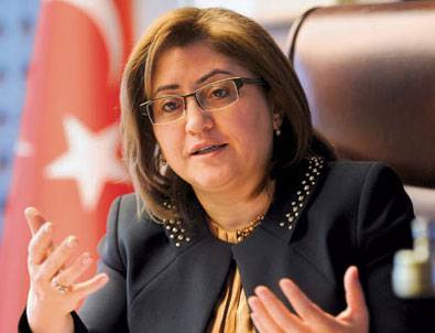 Bakan Şahin'den başörtüsü itirafı: Hacdan geldiğimde düşünmüştüm