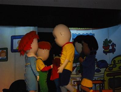 Minikler Caillou İle Eğlendi