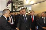 Bakan Çelik, Kuşadası Belediyesi Standını Ziyaret Etti
