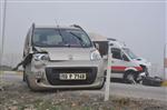 BILAL ASLAN - Kığrkağaç'ta Ambulans Ticari Araçla Çarpıştı