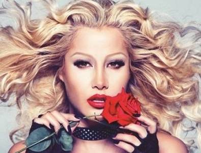 Banu Zorlu Küplere Bindi