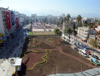 İsmet İnönü Kent Meydanı’ndaki Kafeteryalar ve Otopark İhaleye Çıkıyor