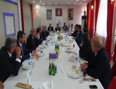 Ak Parti İl Yönetimi Hekimhan Aday Adayları İle Toplantı Yaptı