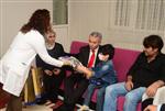 YUSUF UZUN - Başkan Uzun, Lösemili Çocukları Evlerinde Ziyaret Etti