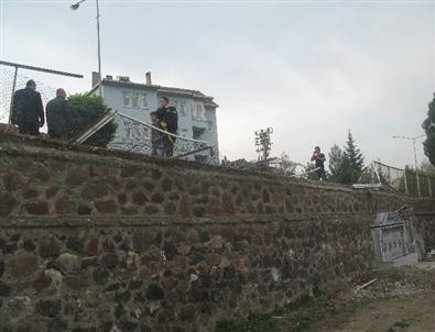 Minibüs Spor Salonu Önüne Uçtu Açıklaması