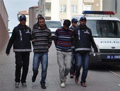 Tekstil Hırsızları Yakalandı