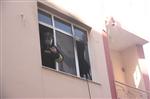 EVDE TEK BAŞINA - Yangın Çıkınca Pencereden İnmek İsteyen Kadın Düşerek Yaralandı