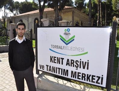 Atanamayan Öğretmene Uygur Sahip Çıktı