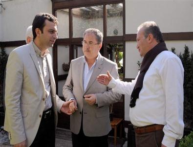 Köse, 'Büyükşehir Belediyesinin Alkışlanacak Hizmeti Yok'