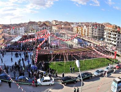 Mamak’ın En Büyük Kapalı Pazarı Açıldı