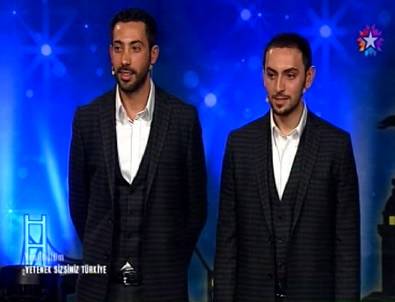 Yetenek Sizsiniz Türkiye'de Kıvanç-Burak'ın İlizyon Gösterisi