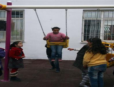 Abd Uluslararası Kalkınma Ajansı Tarafından Yaptırılan Çocuk Parkı ve Oyun Sahası Açılışı Yapıldı