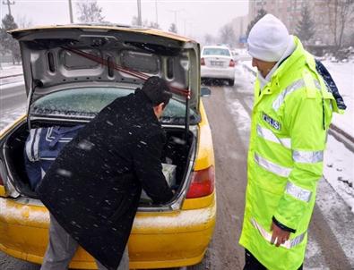 Sivas Emniyeti Kar Lastiği ve Zincir Denetimi Yaptı