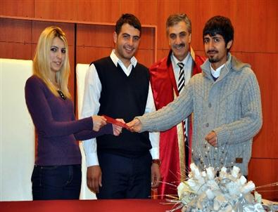 11.12.13 Tarihinde Evlendiler