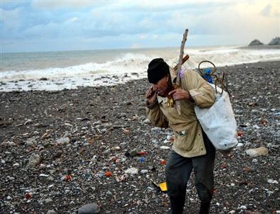 (özel Haber) 85’lik Yusuf Dede Dalgalardan Medet Umuyor