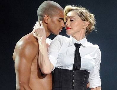 Madonna genç sevgilisinden ayrıldı