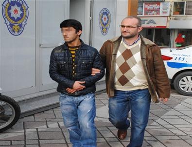 Alkollü Genç 25 Aracın Lastiğini Kesti