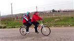 Görme Engelli Namık Tuncel Bisikletiyle Ayvalık’tan Geçiyor