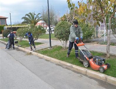 Güzelbahçe Parklarına 120 Çeşit Bitki