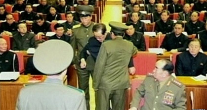 Kim Jong, eniştesini idam ettirdi