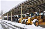 Yeni Alınan İş Makineleri Hakkari'ye Ulaştı