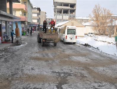 Bulanık Belediyesi’nden Karla Mücadele Çalışması