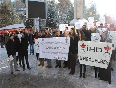 Hasta Tutsaklar İçin '163 Dakika Oturma'Eylemine Çıkanlar, Soğuk Havaya Ancak 5 Dakika Dayanabildi