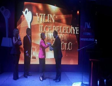 Başkan Çiftçi, Yılın En İyi İlçe Belediye Başkanı Seçildi