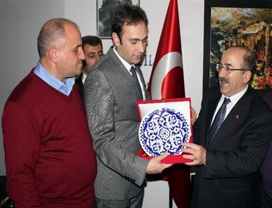 Başkan Gümrükçüoğlu'ndan Gümüşhaneliler Derneği’ne Ziyaret