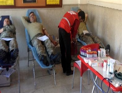 Şehitkamil Jandarma’dan Kızılay'a Kan Bağışı